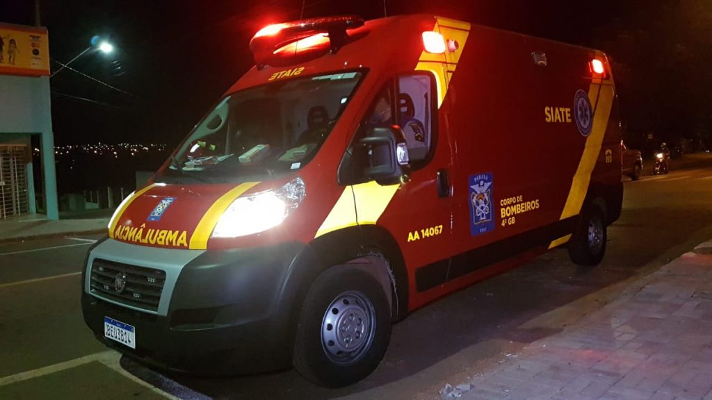 Homem de 26 anos fica ferido ao cair de moto na Rua Leonardo da Vinci, no Bairro Interlagos