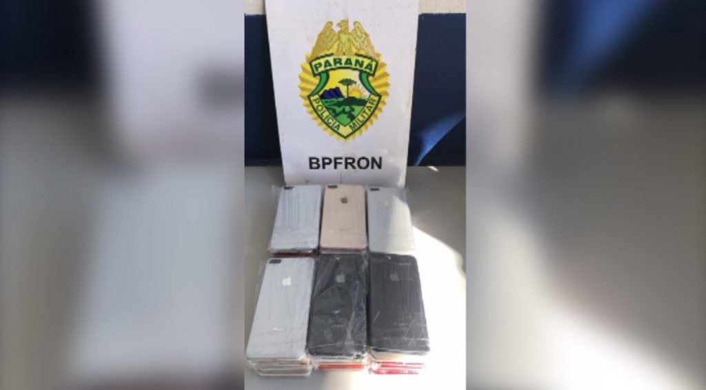 Polícia Militar apreende celulares em ônibus durante Operação Hórus, em Cascavel