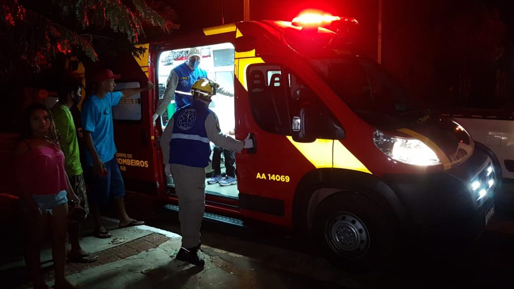 Astra e Corsa colidem no Bairro Interlagos e deixa uma pessoa ferida Astra e Corsa colidem no Bairro Interlagos e deixa uma pessoa ferida