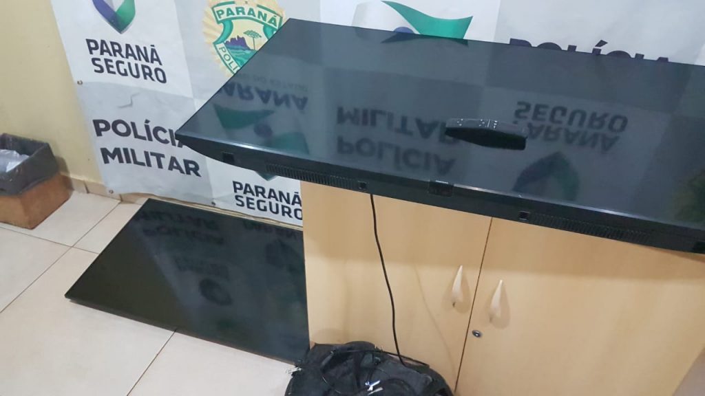 Três homens são detidos pela PM e televisores furtados no Morumbi são recuperados
