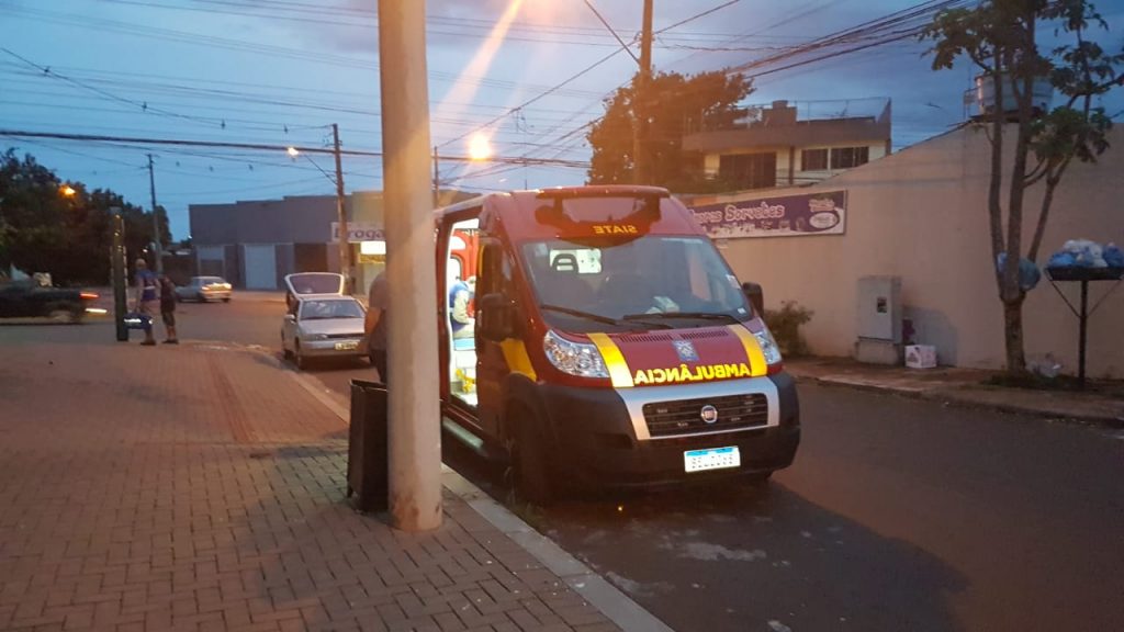 Acidente de trânsito na Rua Rio da Paz deixa jovem ferida; Siate foi mobilizado para atendimento