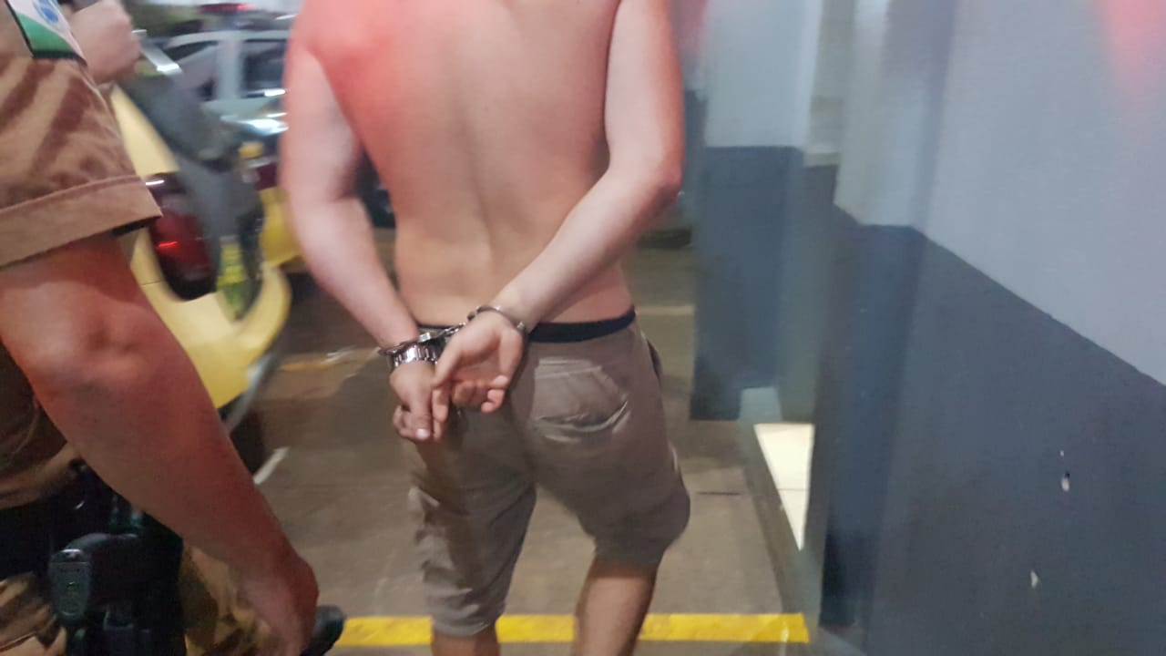Homem ameaça a ex-esposa com chave de fenda no Alto Alegre; ele tentou resistir a prisão mas acabou detido pela PM