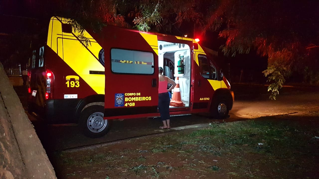 Jovem de 22 anos é socorrido pelo Siate após sofrer queda em casa no Pioneiros Catarinenses