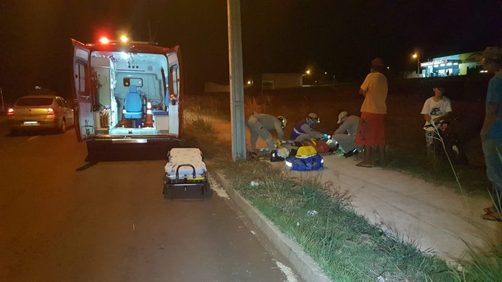 Homem sofre lesão enquanto caminhava pela Avenida das Torres, no Bairro Floresta