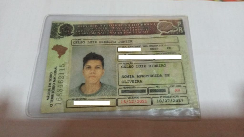 Encontrada habilitação em nome de Celso Luiz Ribeiro Junior, no Centro