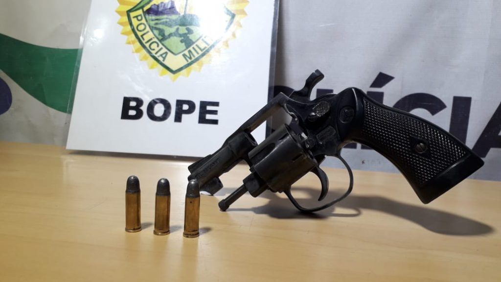 Operação Pronta Resposta III: Bope detém jovem e apreende revólver com munições no Bairro Periolo