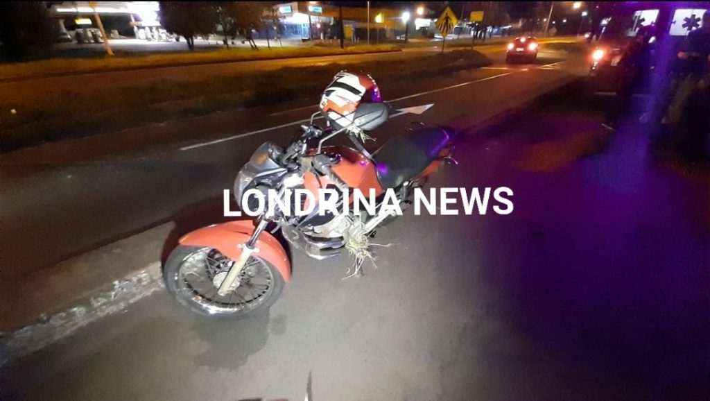 Homem é atingido por disparo de arma de fogo enquanto pilotava moto em Londrina