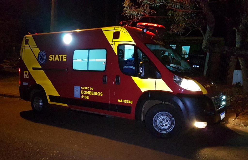 Siate atende mulher que sofreu queda dentro de casa, no Bairro Santa Felicidade