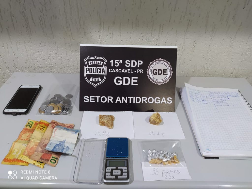 Duas pessoas são presas pelo GDE por envolvimento com o tráfico de drogas no Conjunto Abelha