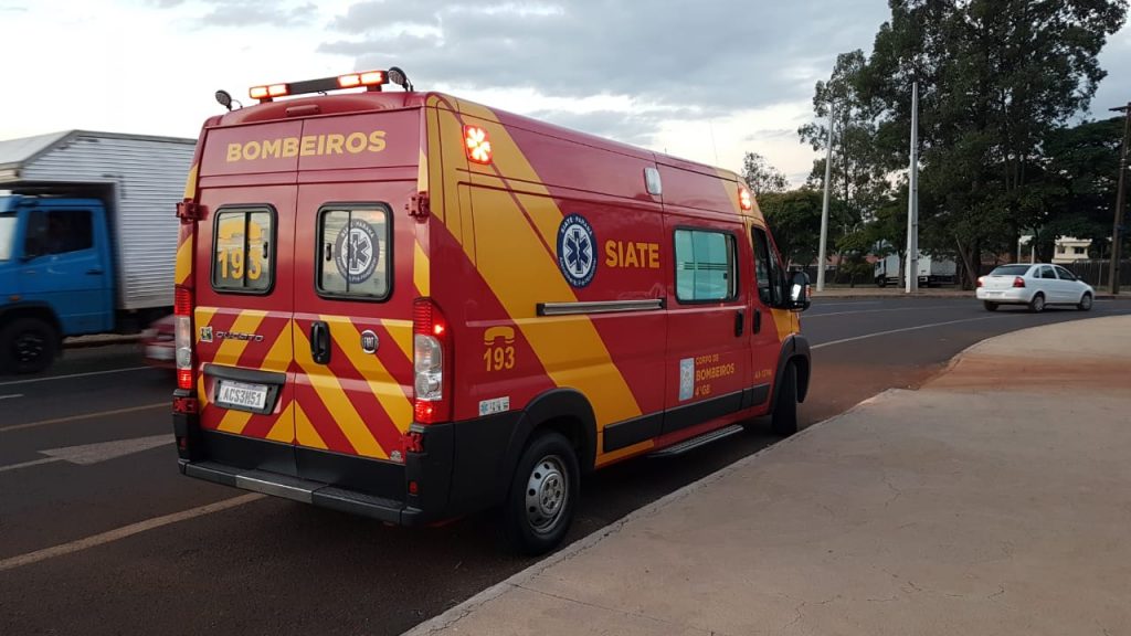 Idoso é atropelado por moto na Avenida Tito Muffato