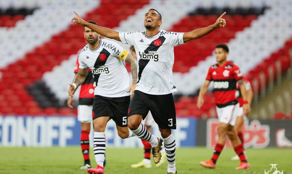 Vasco encerra tabu, derrota Flamengo e segue vivo no Carioca