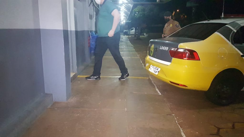 Homem detido por embriaguez durante fiscalização da Transitar é levado à Delegacia