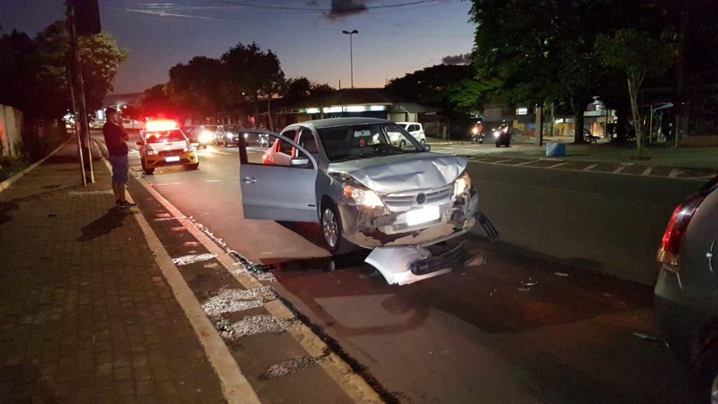 Acidente de trânsito é registrado na Av. Barão do Cerro Azul