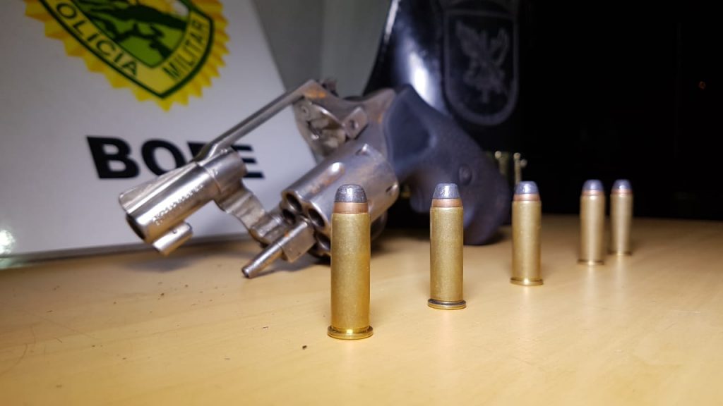 BOPE detém jovem de 18 anos que portava revólver com 5 munições no Bairro Cascavel Velho