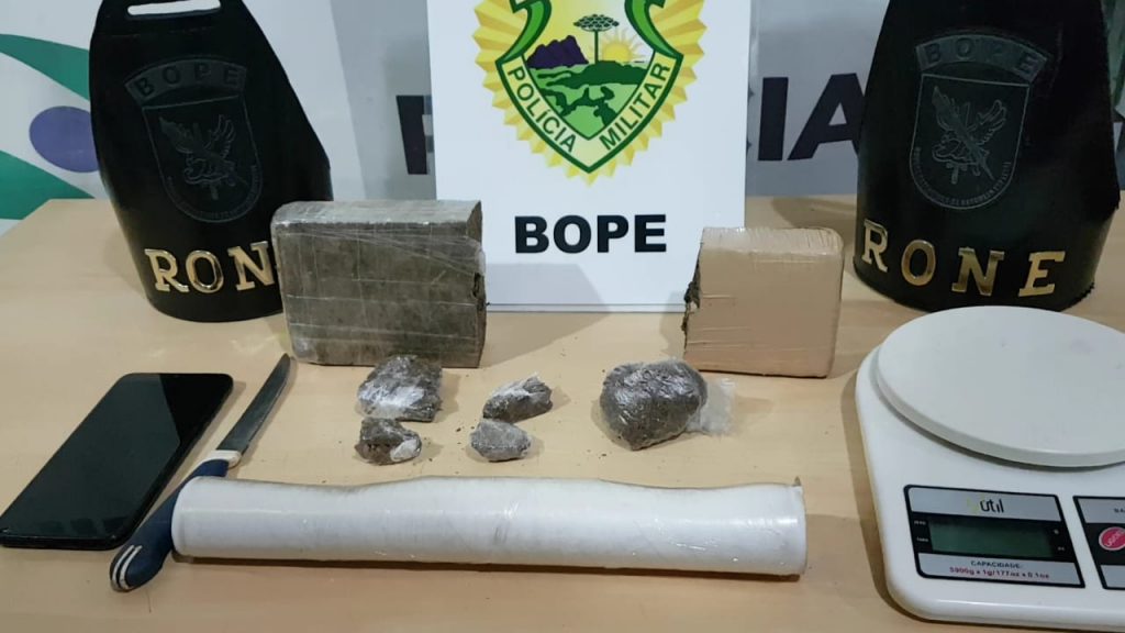 Adolescente é detido pelo BOPE com 600g de maconha no Bairro Pioneiros Catarinense