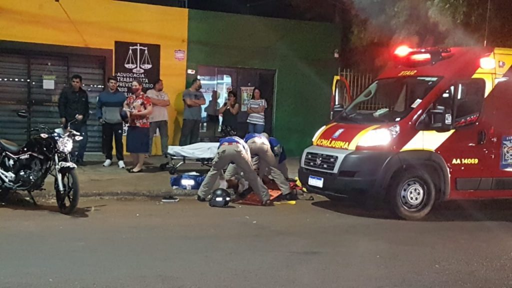 Motociclista fica ferido na Rua Altemar Dutra no Bairro Floresta; Siate foi acionado Motociclista fica ferido na Rua Altemar Dutra no Bairro Floresta; Siate foi acionado