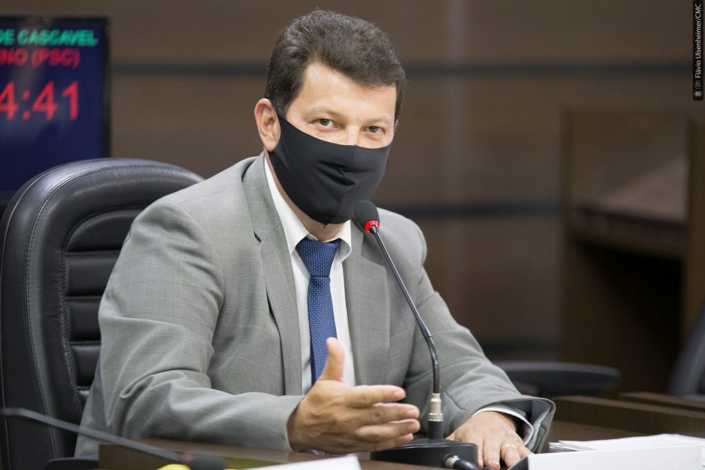 Emenda aprimora programa Adote Uma Praça e projeto tem aprovação definitiva