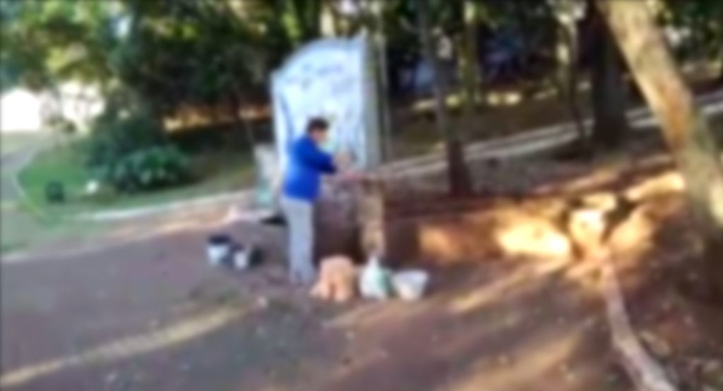 “Vaza senão te finco a mão na orelha”: Morador é ameaçado por trabalhador ao filmar obra na Praça dos Mosaicos