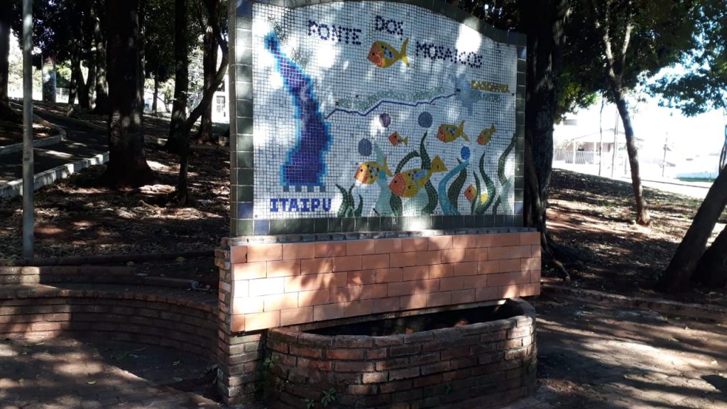 Sanepar conclui trabalho na Praça dos Mosaicos e nascente continuará a contemplar a população