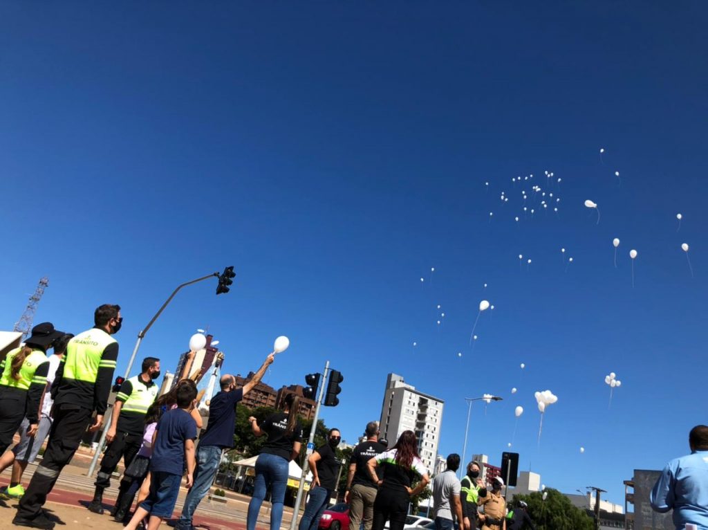 Dia da Paz no Trânsito é celebrado no centro de Cascavel