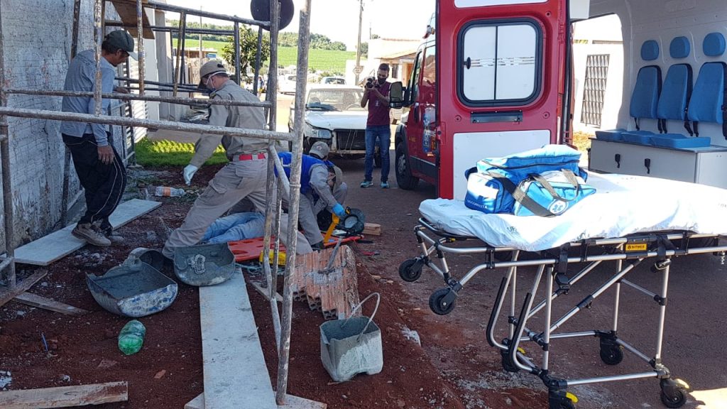 Trabalhador cai de andaime e fratura clavícula, no Interlagos