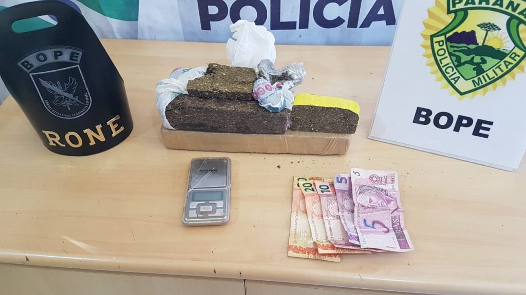 Bope apreende maconha, dinheiro e balança de precisão no Bairro Tarumã