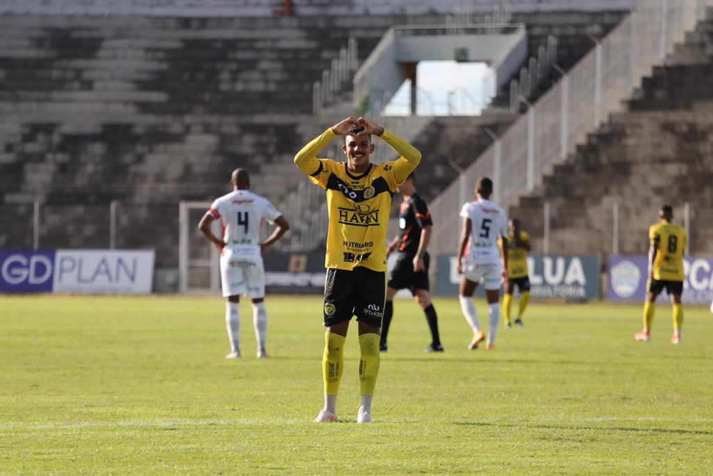 FC Cascavel empata com Cianorte no Olímpico e se mantém na ponta da tabela do Paranaense