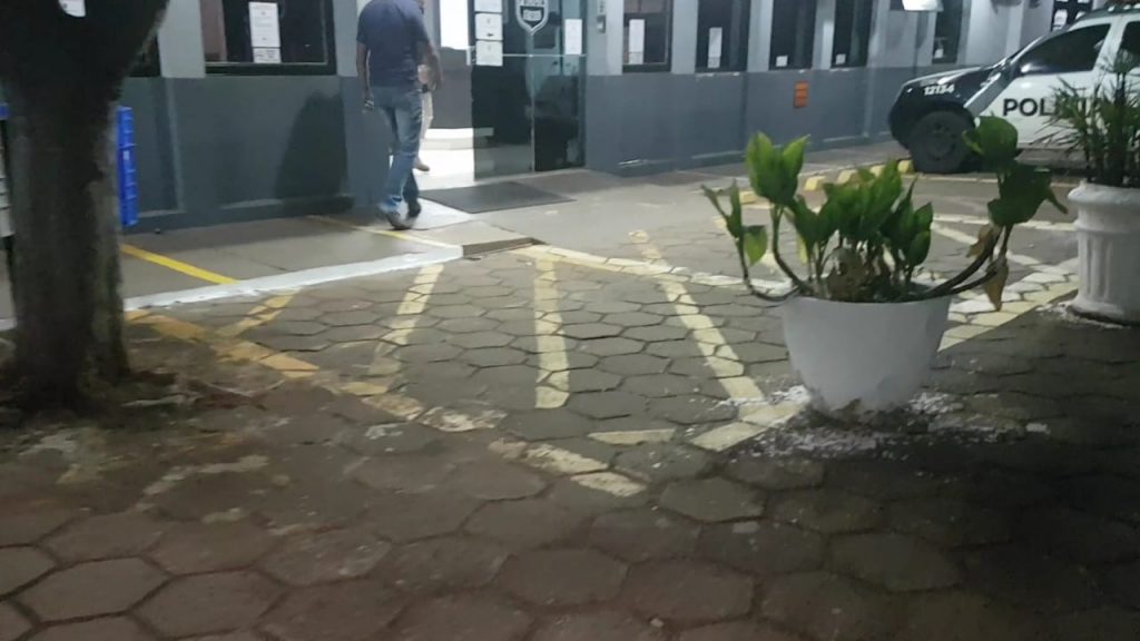 Durante abordagem, PRF detém indivíduo que dirigia sem habilitação na BR-277