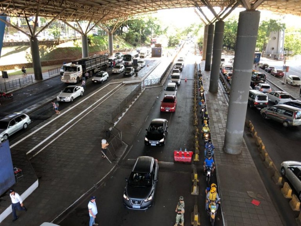 Alfândega do Paraguai instala 40 câmeras na Ponte Internacional da Amizade Alfândega do Paraguai instala 40 câmeras na Ponte Internacional da Amizade