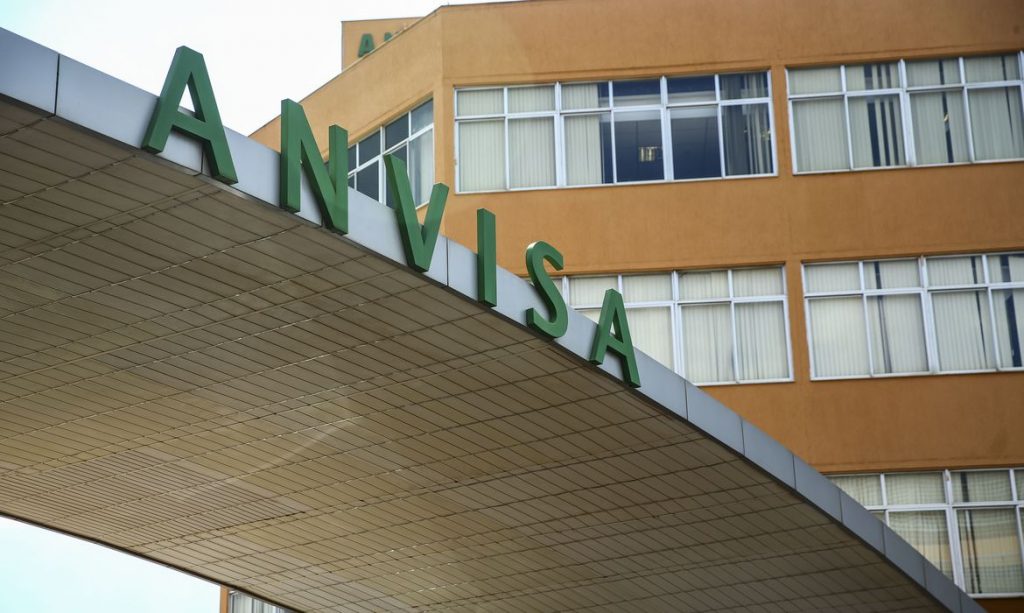 Anvisa concede três autorizações para fabricação de oxigênio medicinal