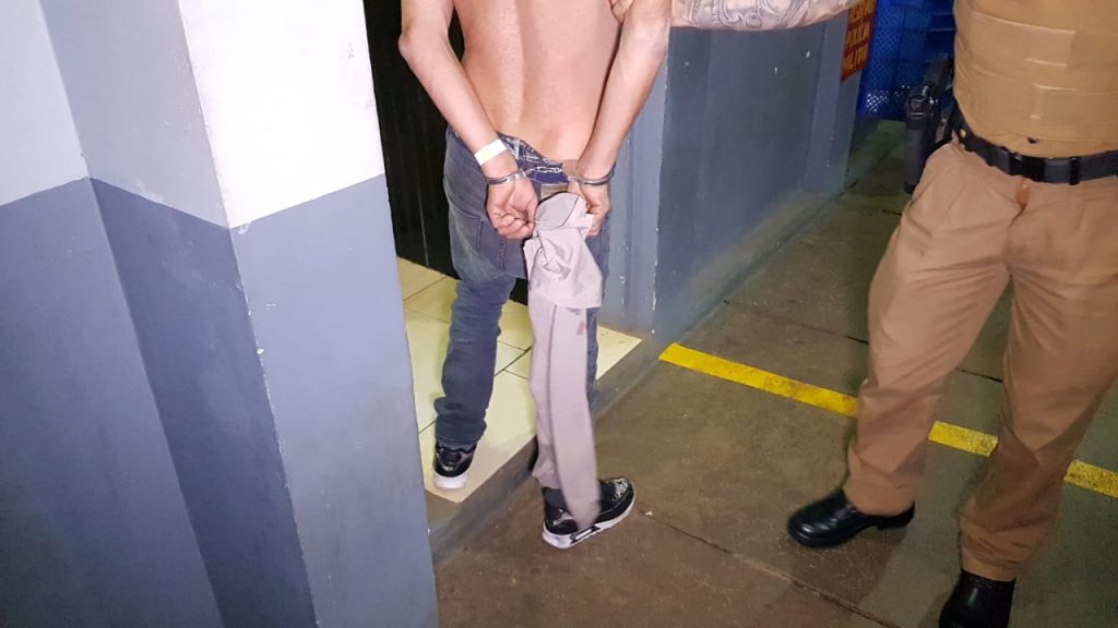 Homem de 49 anos é detido por agredir sua companheira, no Bairro Universitário