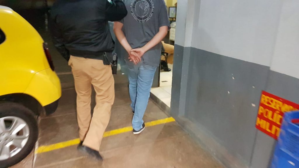 Jovem de 18 anos é detido por embriaguez ao volante no Recanto Tropical III