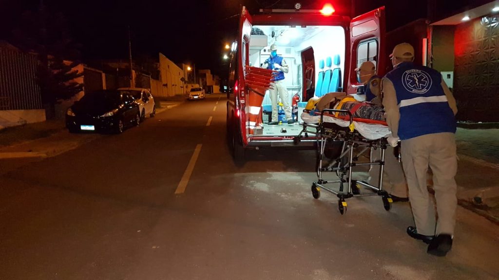 Mulher de 41 anos sofre queda e se fere com corte na testa no Bairro Pioneiros Catarinense