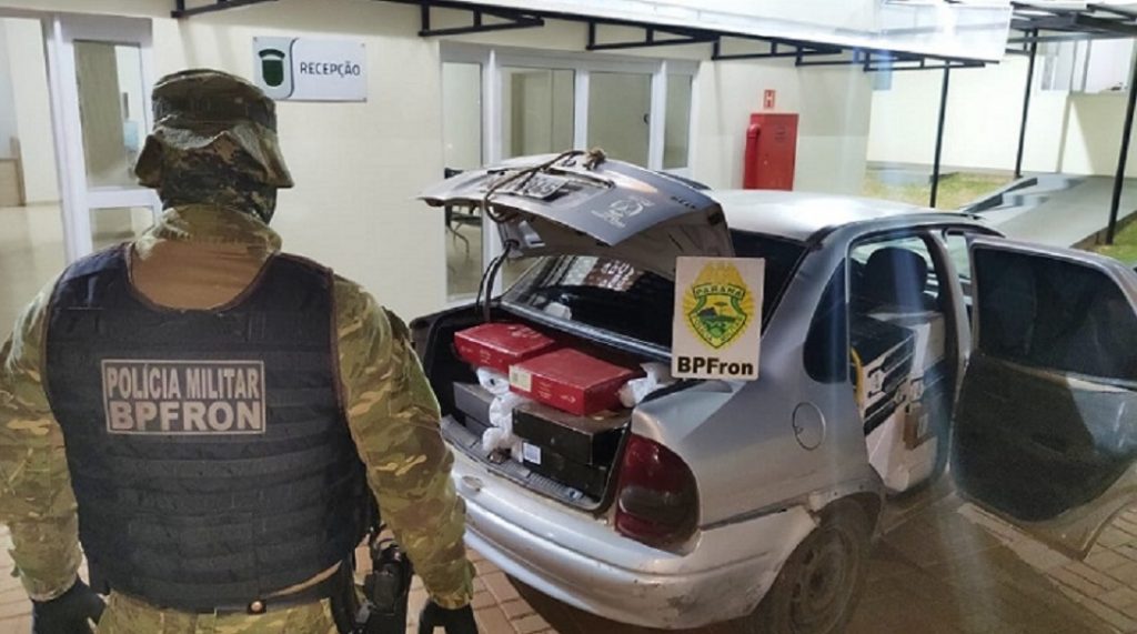 BPFRON apreende 359 garrafas de bebidas estrangeiras contrabandeadas em veículo durante Operação Hórus