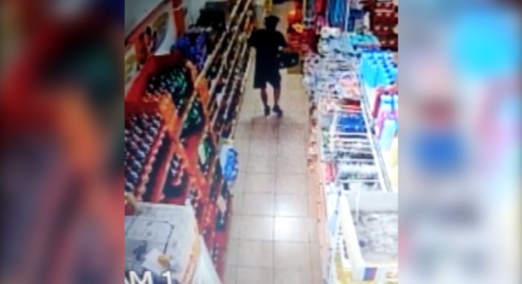 Ladrão furta picanha em mercado no Bairro Periolo Ladrão furta picanha em mercado no Bairro Periolo