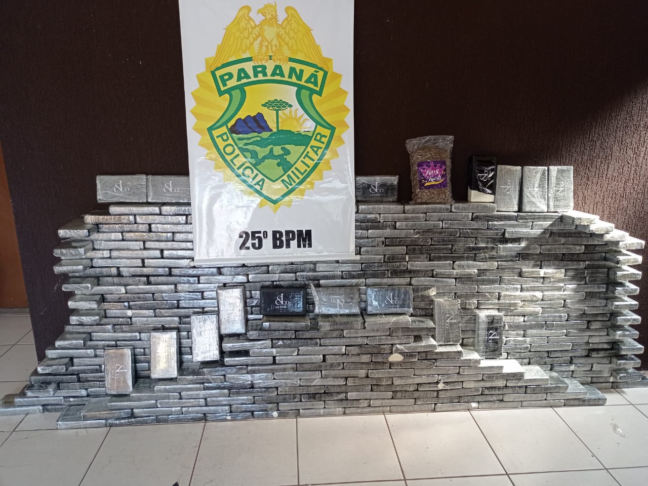 Polícia Militar realiza apreensão 455 quilos de cocaína em Umuarama Imagem referente a Polícia Militar realiza apreensão 455 quilos de cocaína em Umuarama