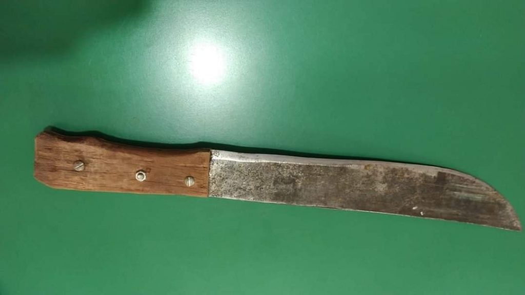 Homem é morto a facãozadas e mulher confessa crime, em Araruna