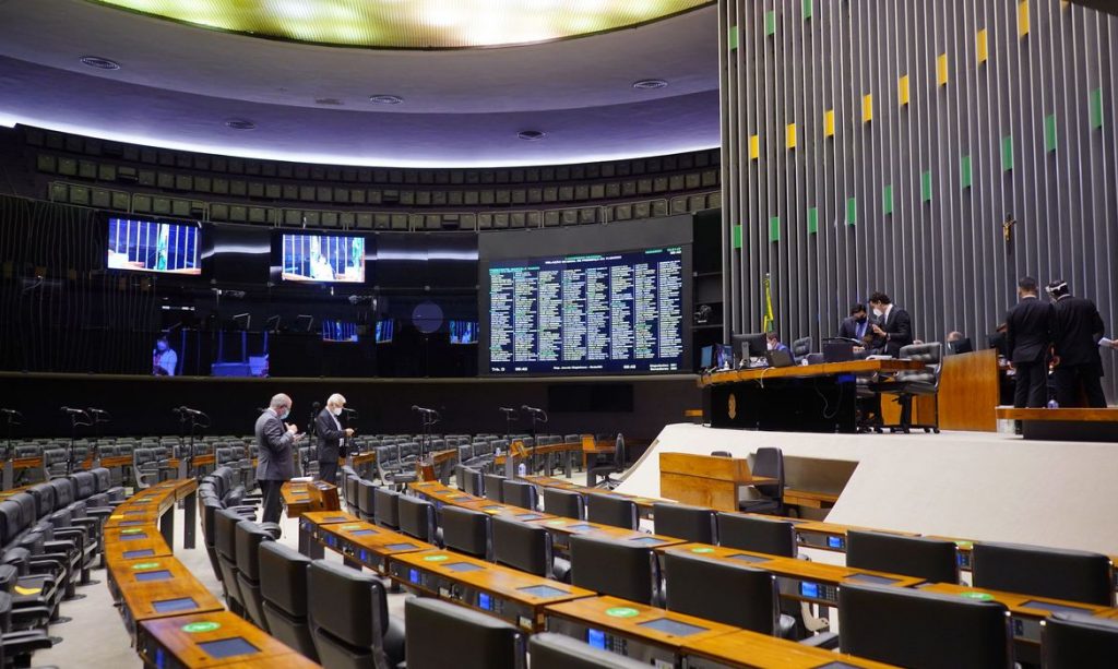 Senado aprova extensão de validade de prescrição médica para gestantes