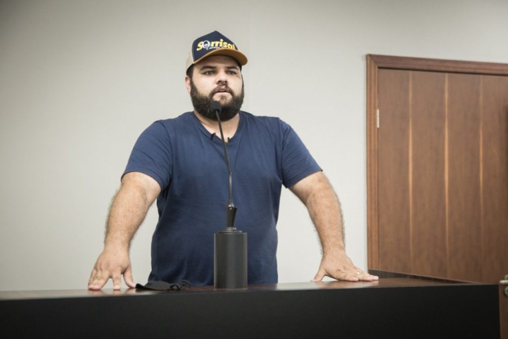 Vereador doa metade do salário para duas entidades de Umuarama