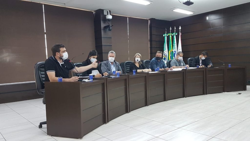 Poder Executivo presta contas na Câmara Municipal sobre gastos durante a pandemia
