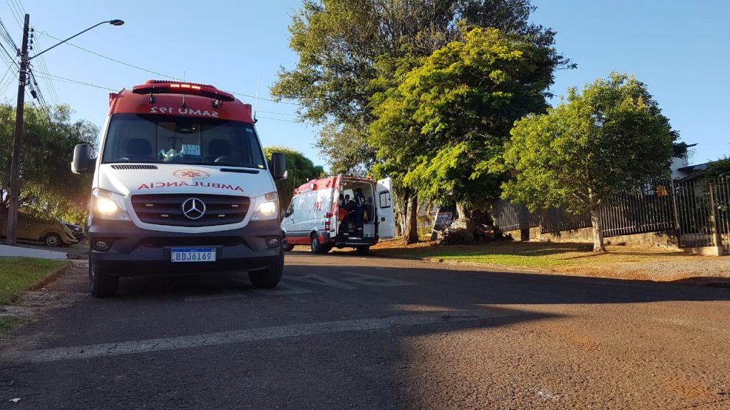 Homem é atendido pelo Samu em residência no Bairro Universitário