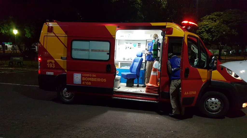 Com perna amputada, homem sofre queda ao descer de carro e tem lesão na cabeça no estacionamento da rodoviária Com perna amputada, homem sofre queda ao descer de carro e tem lesão na cabeça no estacionamento da rodoviária