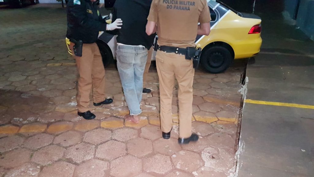 Homem é detido após ameaçar a própria mãe em busca de dinheiro, no Bairro Alto Alegre