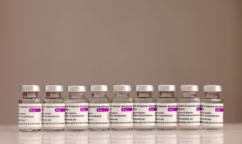 Brasil recebe mais 1,7 milhão de doses de vacina do Covax Facility Brasil recebe mais 1,7 milhão de doses de vacina do Covax Facility