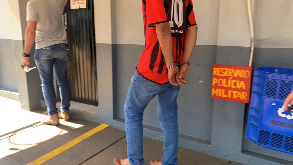 Rapaz é detido com arma no Bairro Nova Cidade