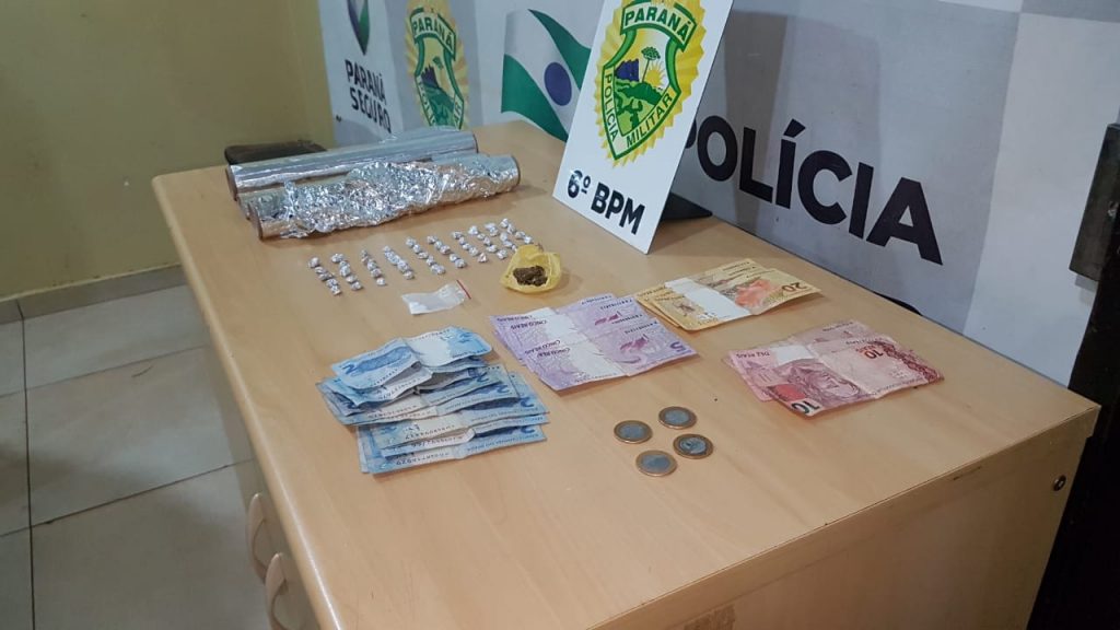 Três indivíduos são detidos no Bairro Interlagos; crack, cocaína, maconha e dinheiro foram apreendidos