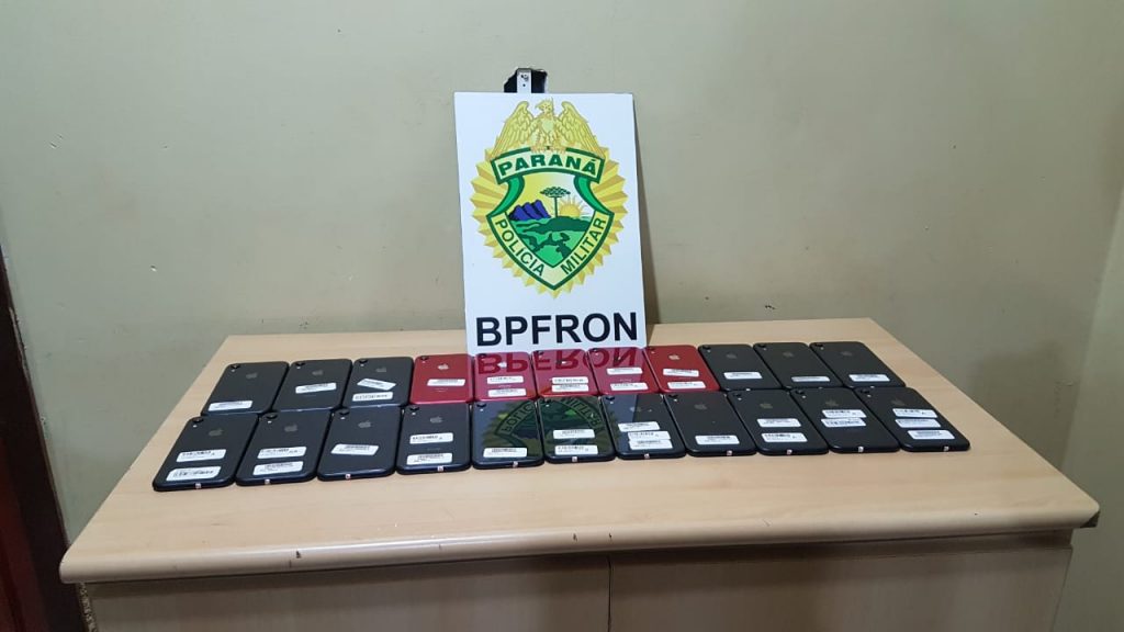 Homem de 50 anos é detido em ônibus intermunicipal com 22 celulares iPhones XR