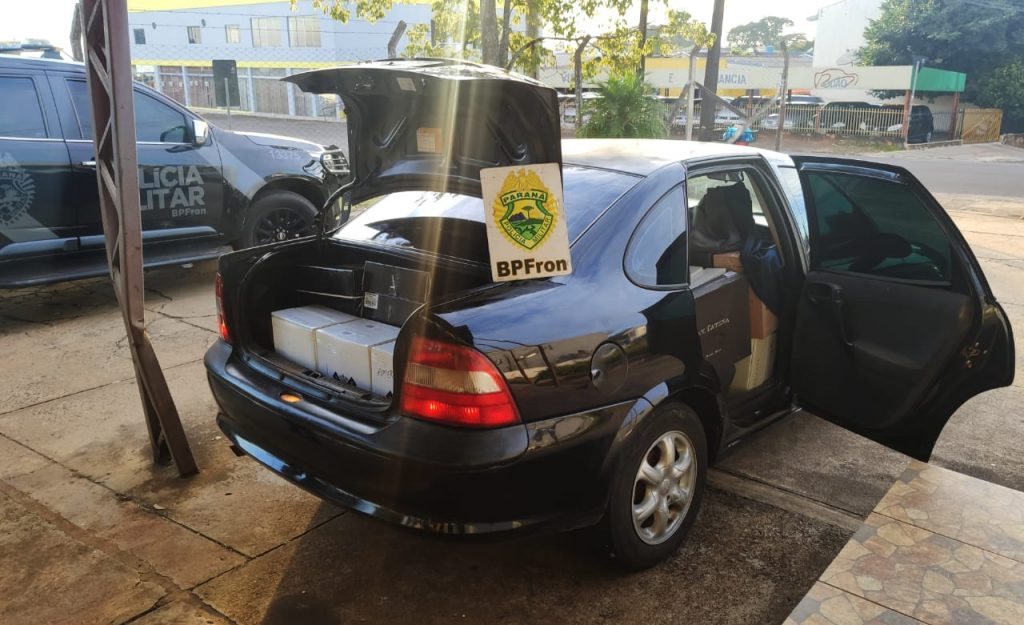 BPFron apreende carro carregado com bebidas estrangeiras durante Operação Hórus, em Barracão