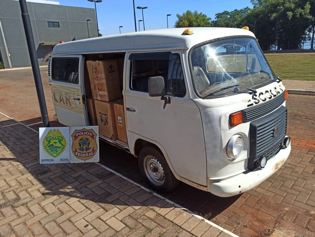 Apreensão de Kombi carregada com cigarros contrabandeados é realizada pela PF, BPFron e BOPE em Pato Bragado