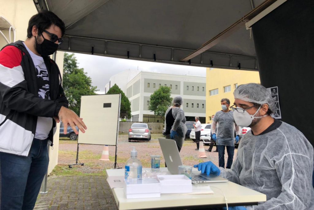 Servidores estaduais e comunidade Unespar participam de mutirão de testes